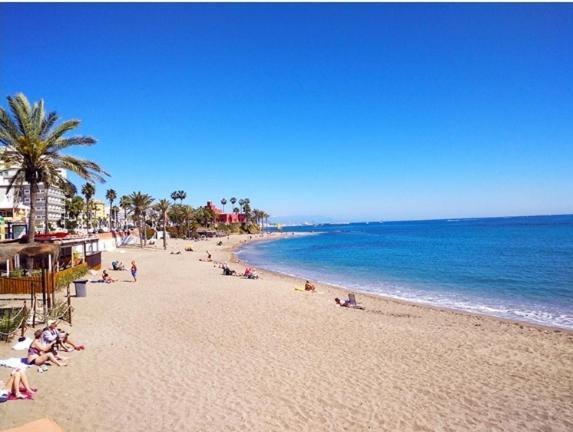 Chic Benalmadena Lägenhet Exteriör bild